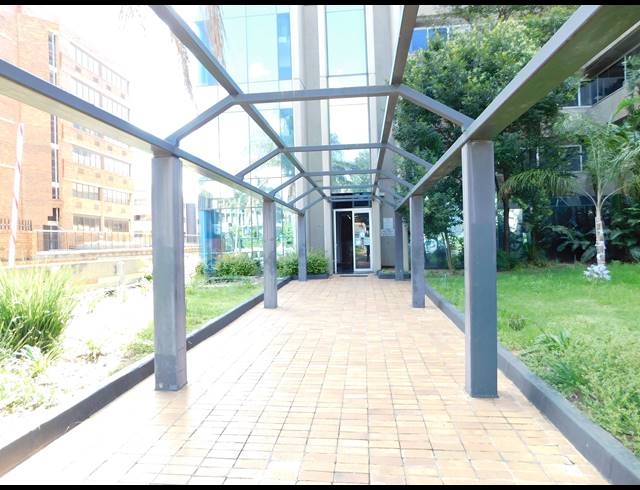 7,200M² OFFICE TO LET IN FERNDALE